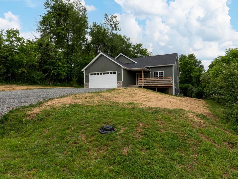 196 N Ridge Heights Drive , Howard, OH 43028 Photo 2