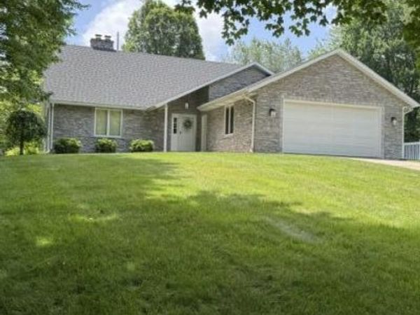 61214 US-131, Three Rivers, MI 49093