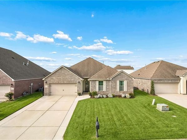 664 LAKESHORE VILLAGE Drive, Slidell, LA 70461