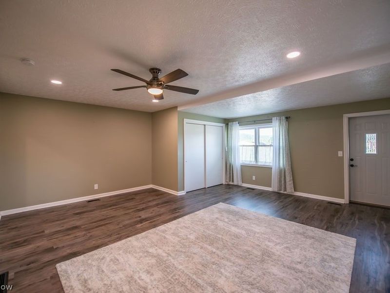 1135 Eastport Avenue, Uhrichsville, OH 44683 Photo 12