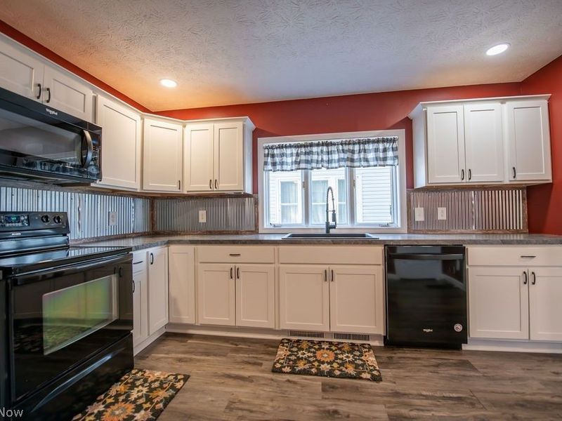 1135 Eastport Avenue, Uhrichsville, OH 44683 Photo 18