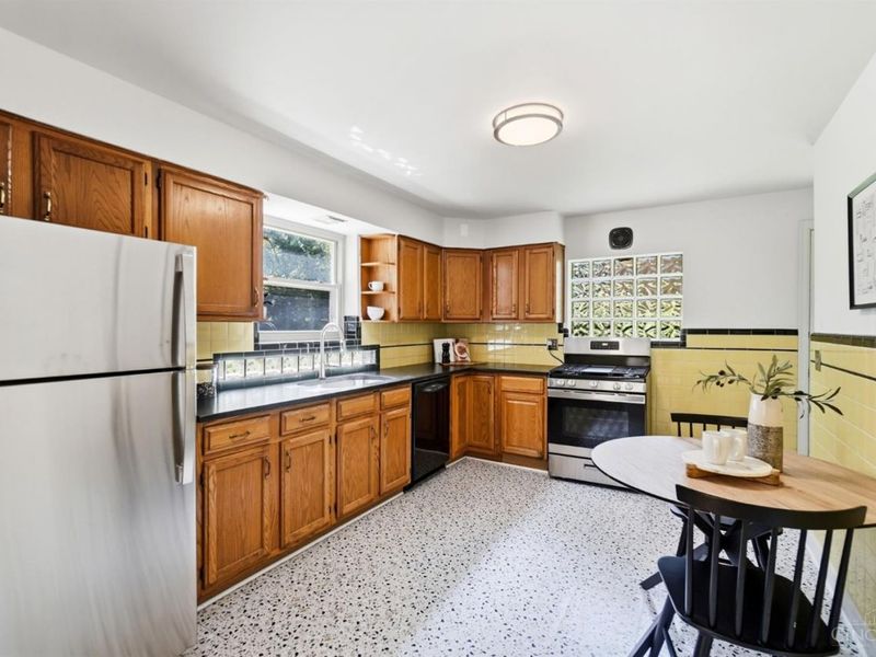3004 Epworth Court, Cincinnati, OH 45238 Photo 13
