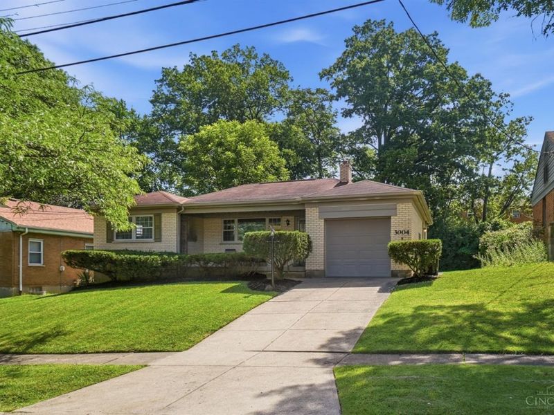 3004 Epworth Court, Cincinnati, OH 45238 Photo 2
