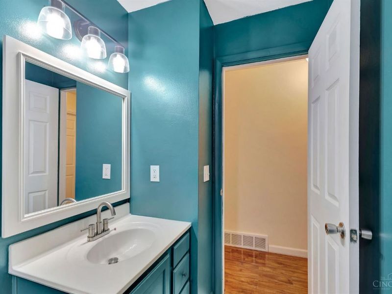 226 Goodrich Lane, Cincinnati, OH 45233 Photo 20
