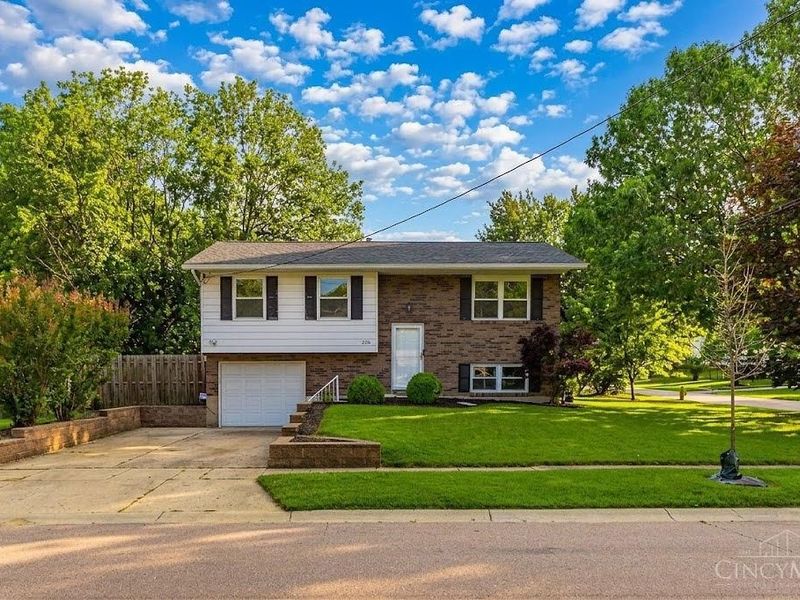 226 Goodrich Lane, Cincinnati, OH 45233 Photo 3