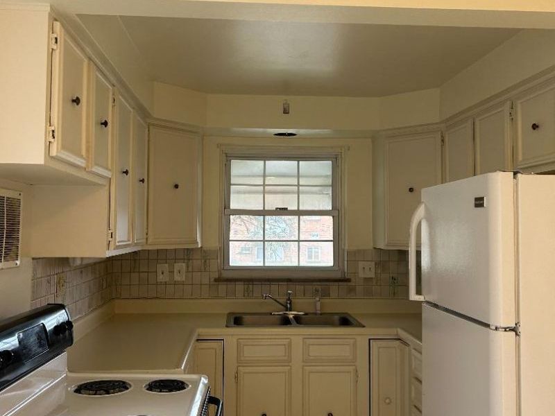 1574 Oak Knoll Drive, North College Hill, OH 45224 Photo 8