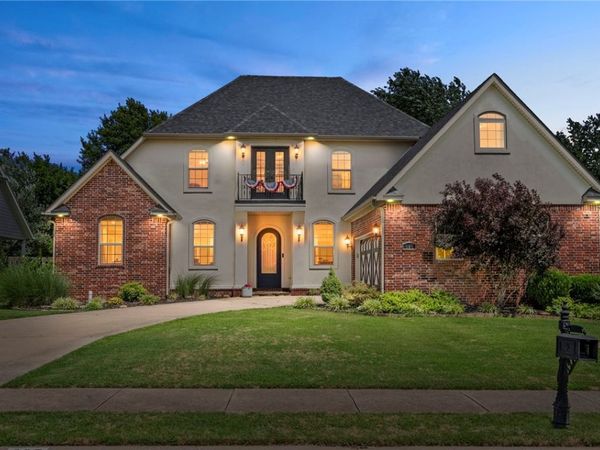 207 N Angel Falls Lane, Springdale, AR 72762