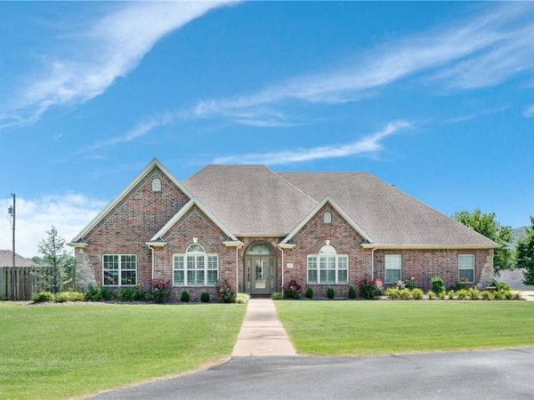 1546 S Roberts Road , Fayetteville, AR 72701