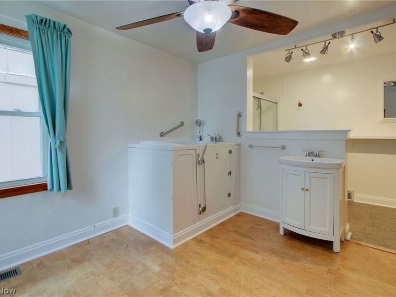 3041 33rd Street NE, Canton, OH 44705 Photo 10