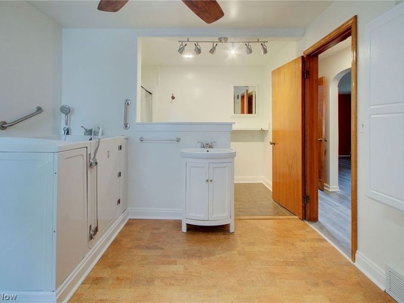 3041 33rd Street NE, Canton, OH 44705 Photo 12