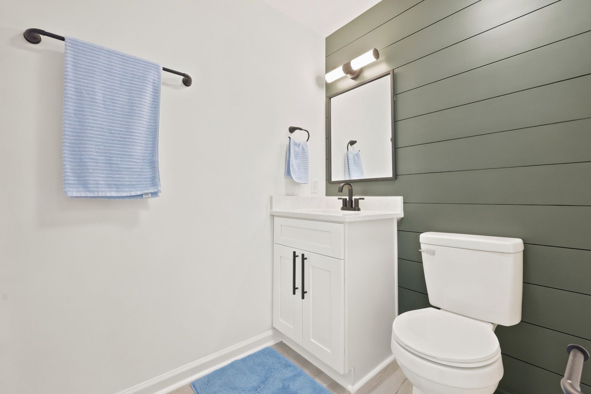 1890 Colony Dr.  Photo 26