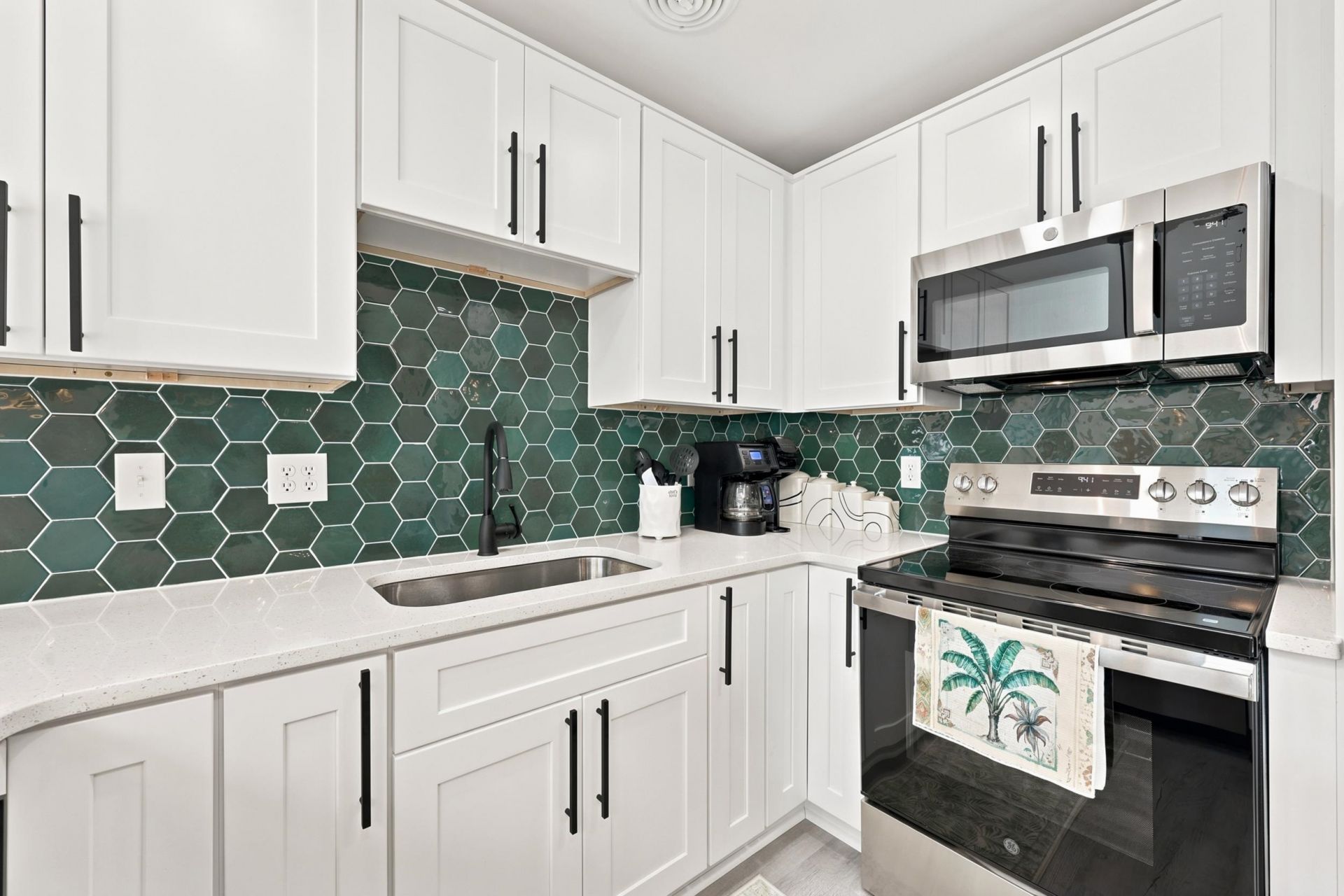1890 Colony Dr.  Photo 7