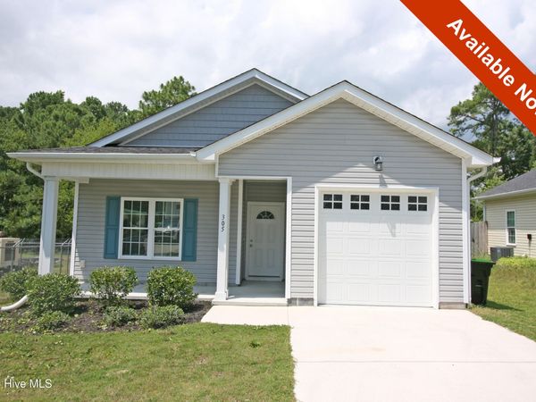 305 Cypress Avenue , Holly Ridge, NC 28445
