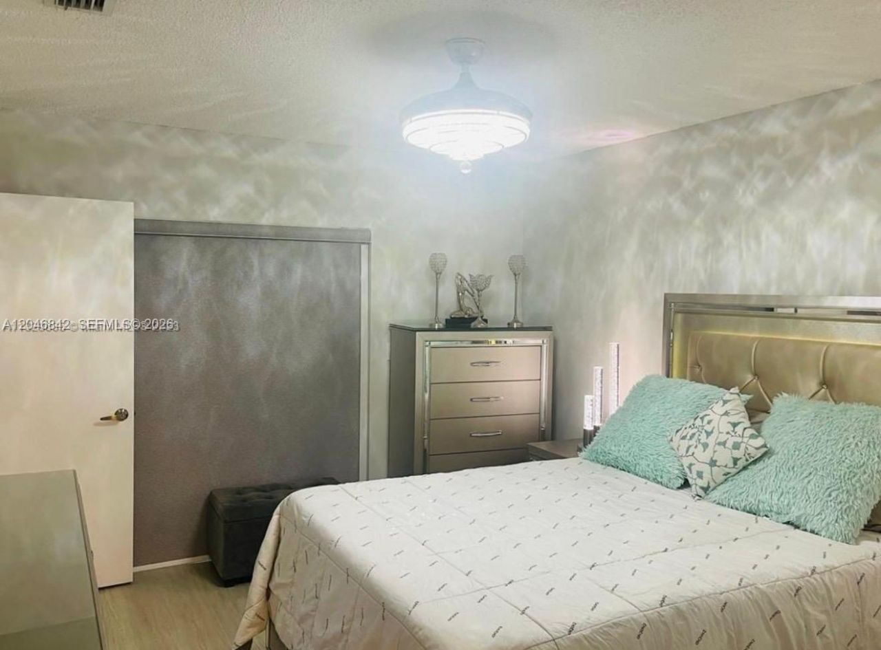 6395 W 27th Ct , Unit 201-7, Hialeah, FL 33016 Photo