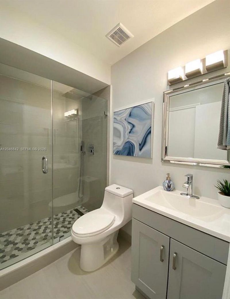 6395 W 27th Ct , Unit 201-7, Hialeah, FL 33016 Photo