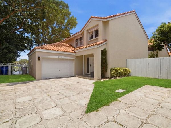 3715 Valais Dr , Hollywood, FL 33021