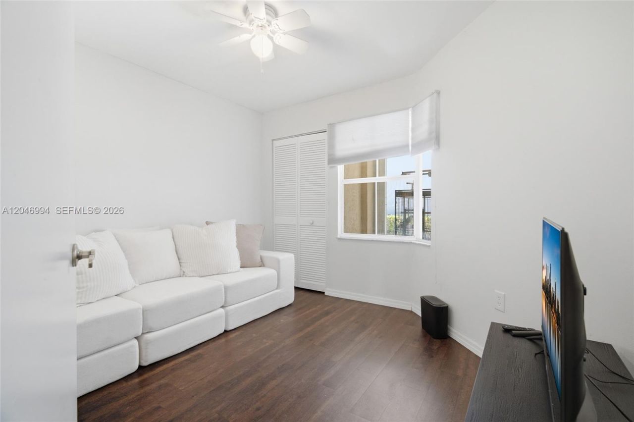 3715 Valais Dr, Hollywood, FL 33021 Photo