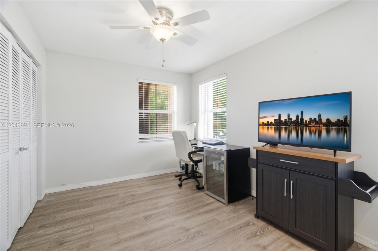 3715 Valais Dr, Hollywood, FL 33021 Photo