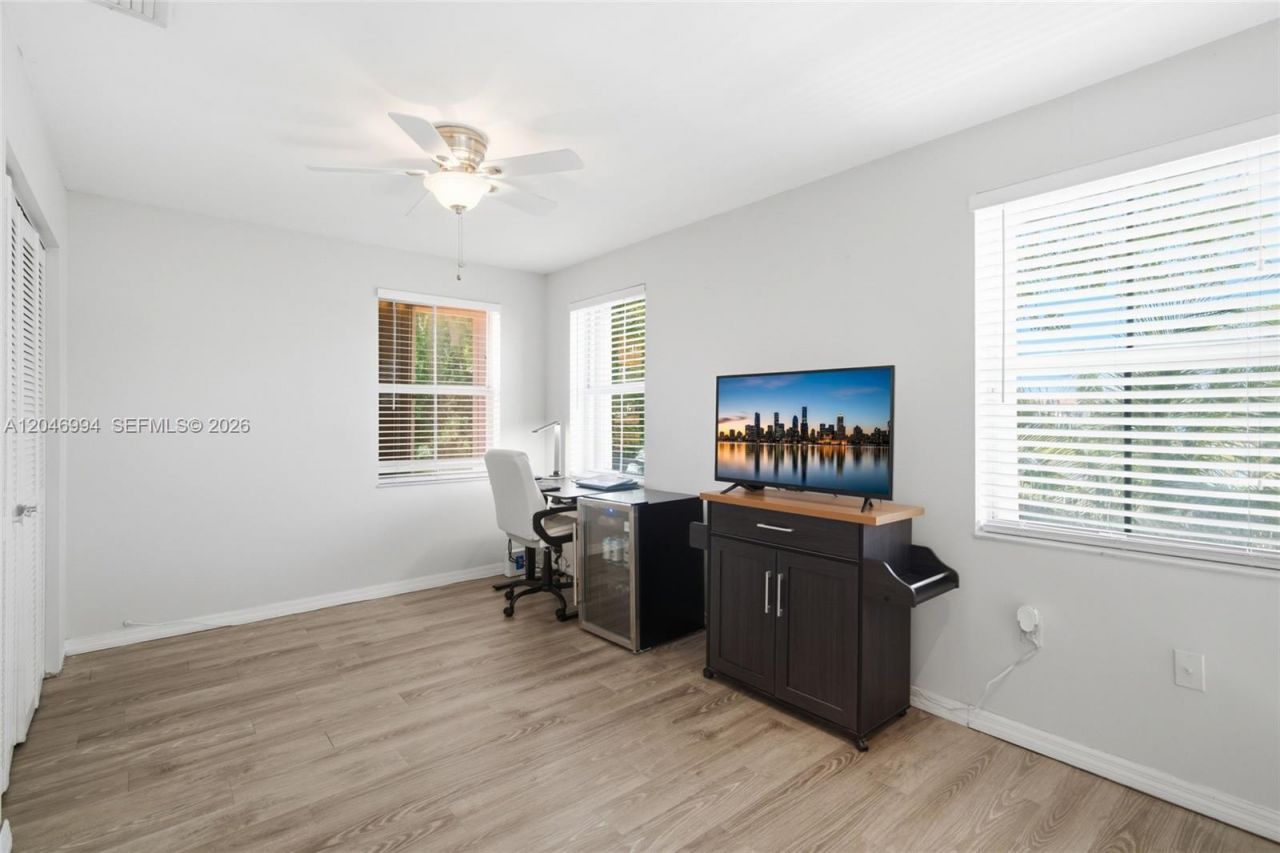 3715 Valais Dr, Hollywood, FL 33021 Photo