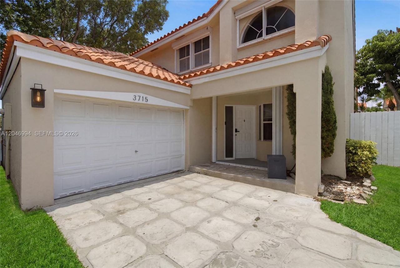3715 Valais Dr, Hollywood, FL 33021 Photo