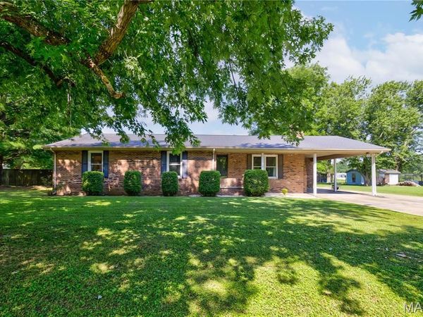 209 Aletha Drive , Sikeston, MO 63801