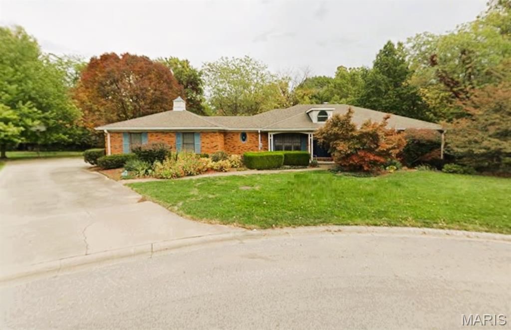 123 Red Fox Road, Belleville, IL 62223 Main Photo