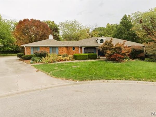 123 Red Fox Road, Belleville, IL 62223