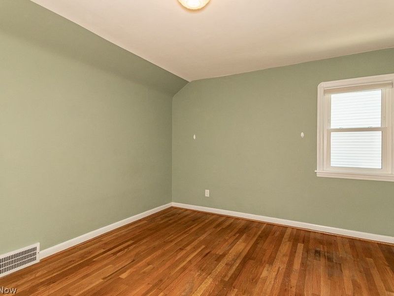 6106 Bradley Avenue, Parma, OH 44129 Photo 12