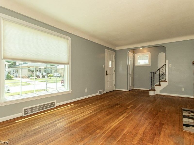 6106 Bradley Avenue, Parma, OH 44129 Photo 4