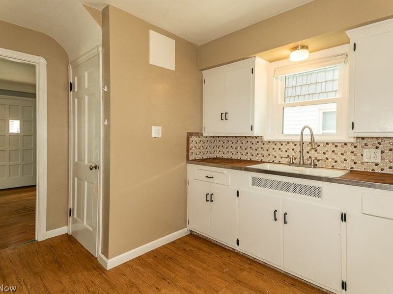 6106 Bradley Avenue, Parma, OH 44129 Photo 6