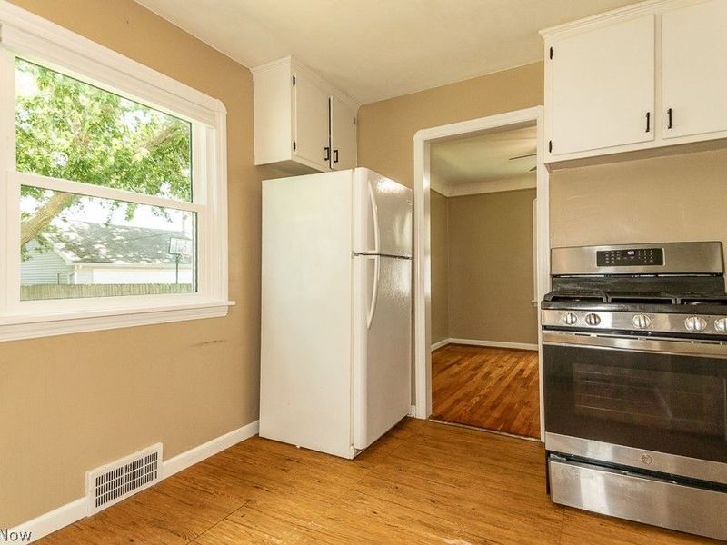 6106 Bradley Avenue, Parma, OH 44129 Photo 7