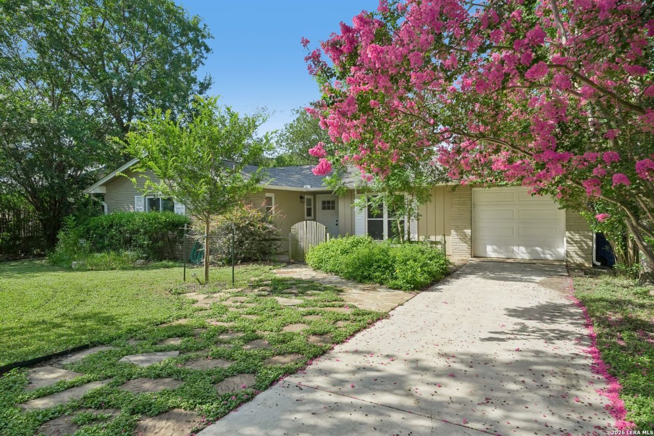 3626 Highcliff Dr, San Antonio, TX 78218 Main Photo