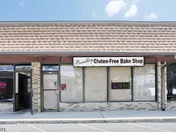 55 River Rd, Bogota, NJ 07603