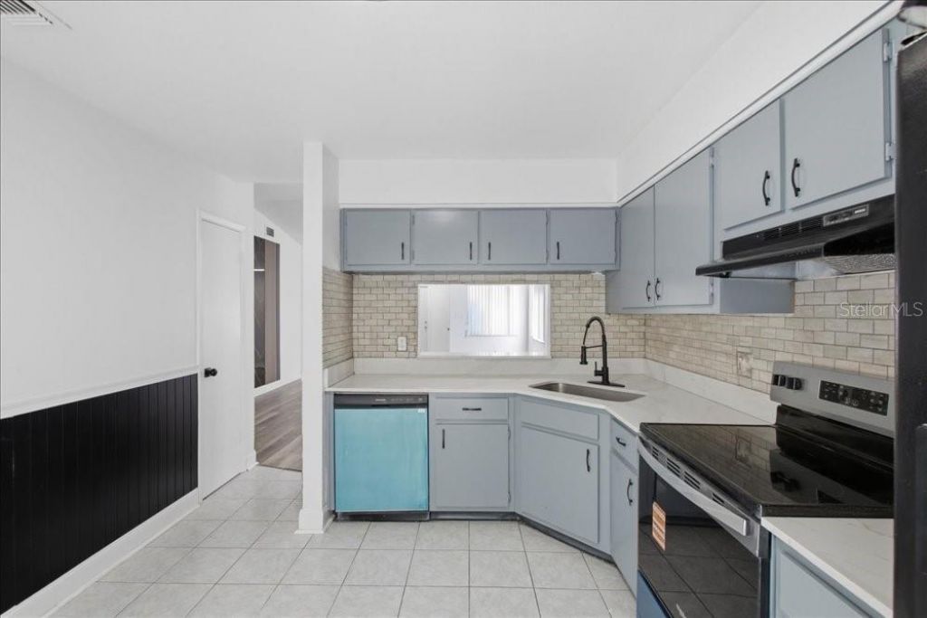 8612 Spring Cone Court, Orlando, FL 32825 Photo
