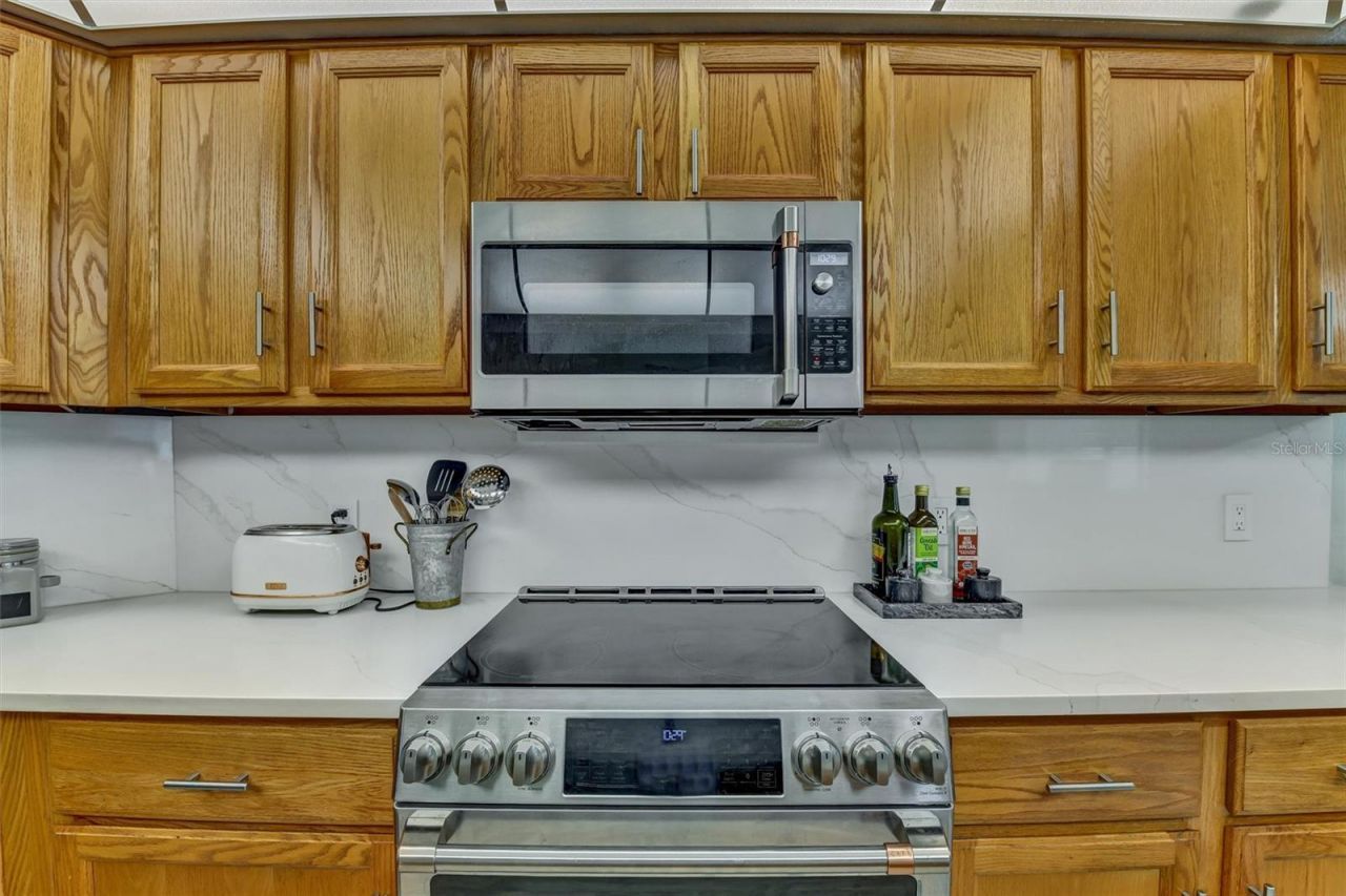 4833 Yellowstone Drive, New Port Richey, FL 34655 Photo
