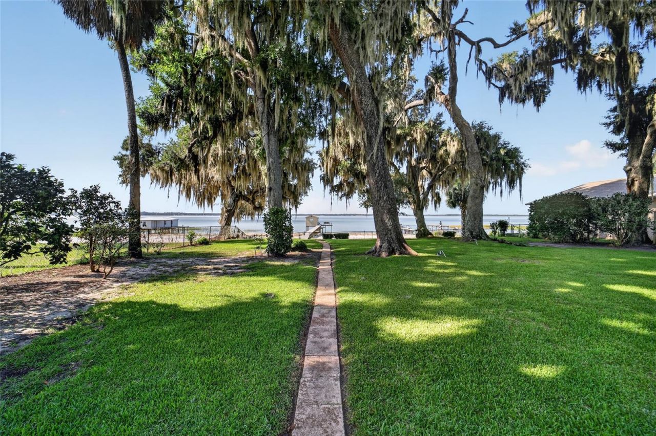 13200 E Highway 25 , Ocklawaha, FL 32179 Photo