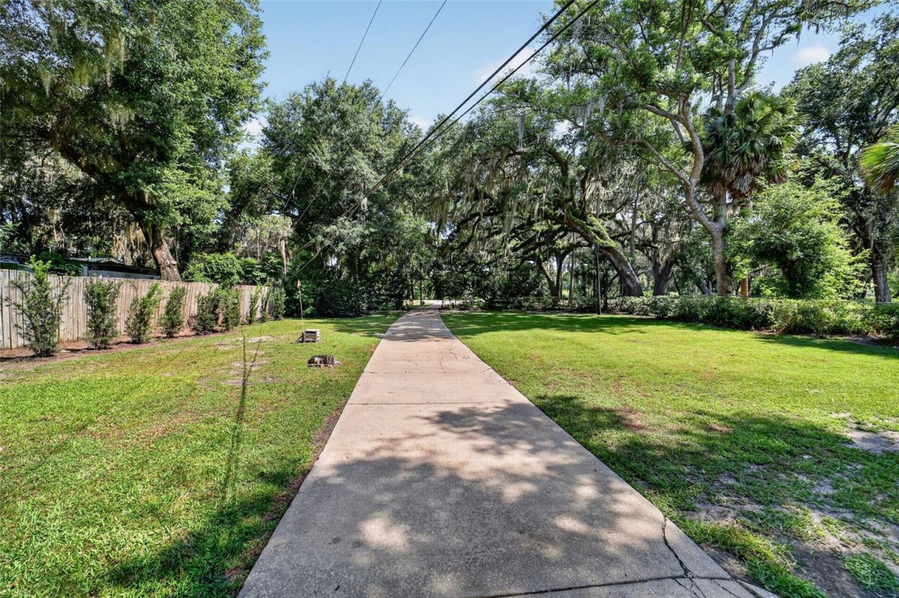 13200 E Highway 25 , Ocklawaha, FL 32179 Photo