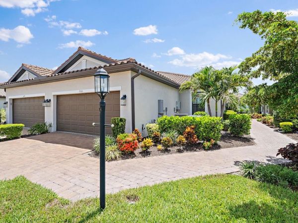 6066 MESA GLEN , BRADENTON, FL 34203