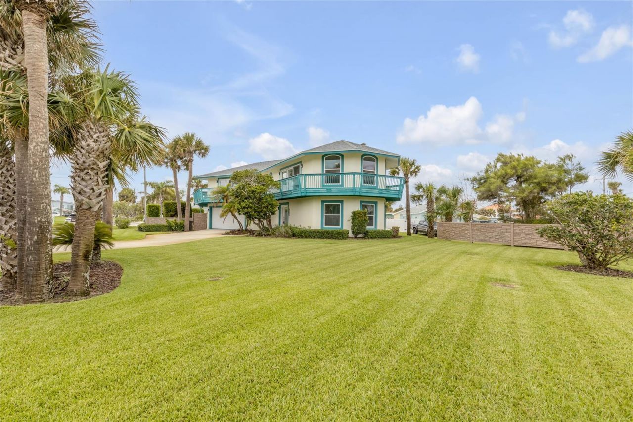 320 Due East Street, New Smyrna Beach, FL 32169 Photo