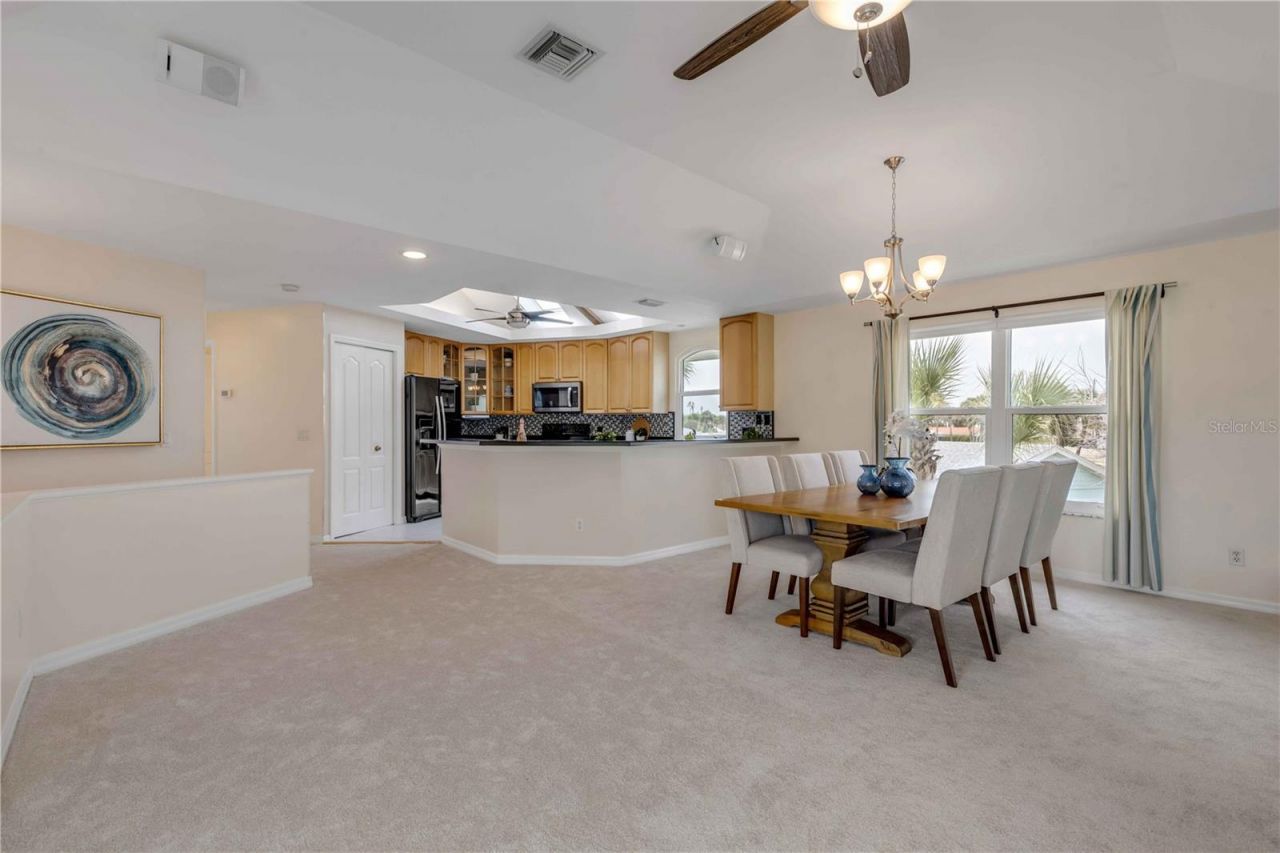 320 Due East Street, New Smyrna Beach, FL 32169 Photo
