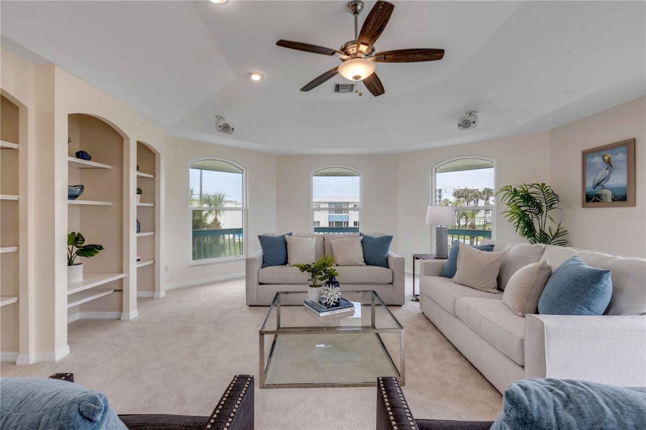 320 Due East Street, New Smyrna Beach, FL 32169 Photo