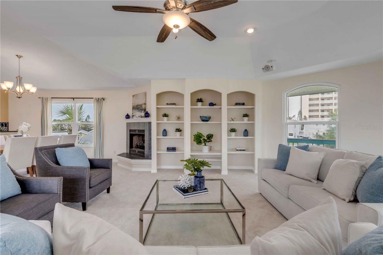 320 Due East Street, New Smyrna Beach, FL 32169 Photo