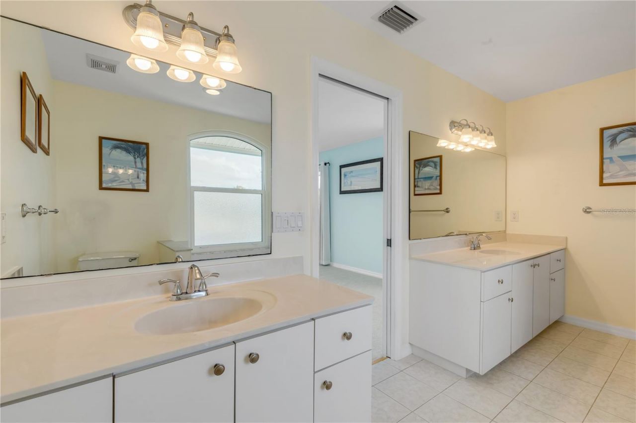 320 Due East Street, New Smyrna Beach, FL 32169 Photo