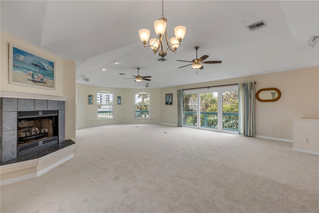 320 Due East Street, New Smyrna Beach, FL 32169 Photo