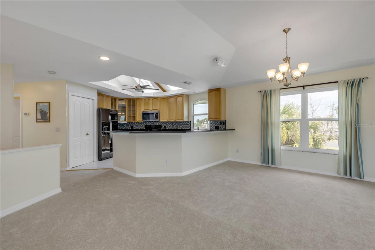 320 Due East Street, New Smyrna Beach, FL 32169 Photo