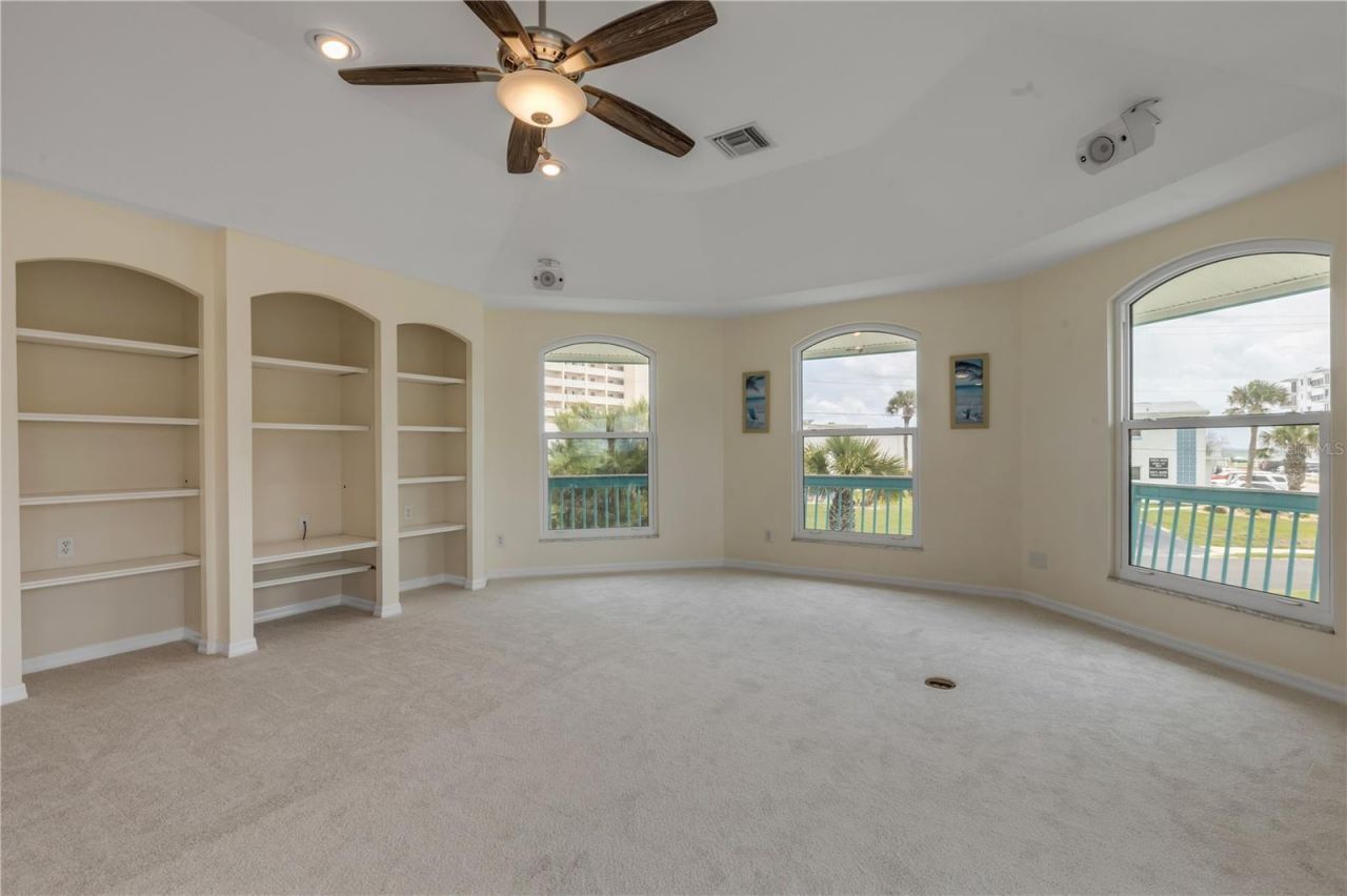 320 Due East Street, New Smyrna Beach, FL 32169 Photo