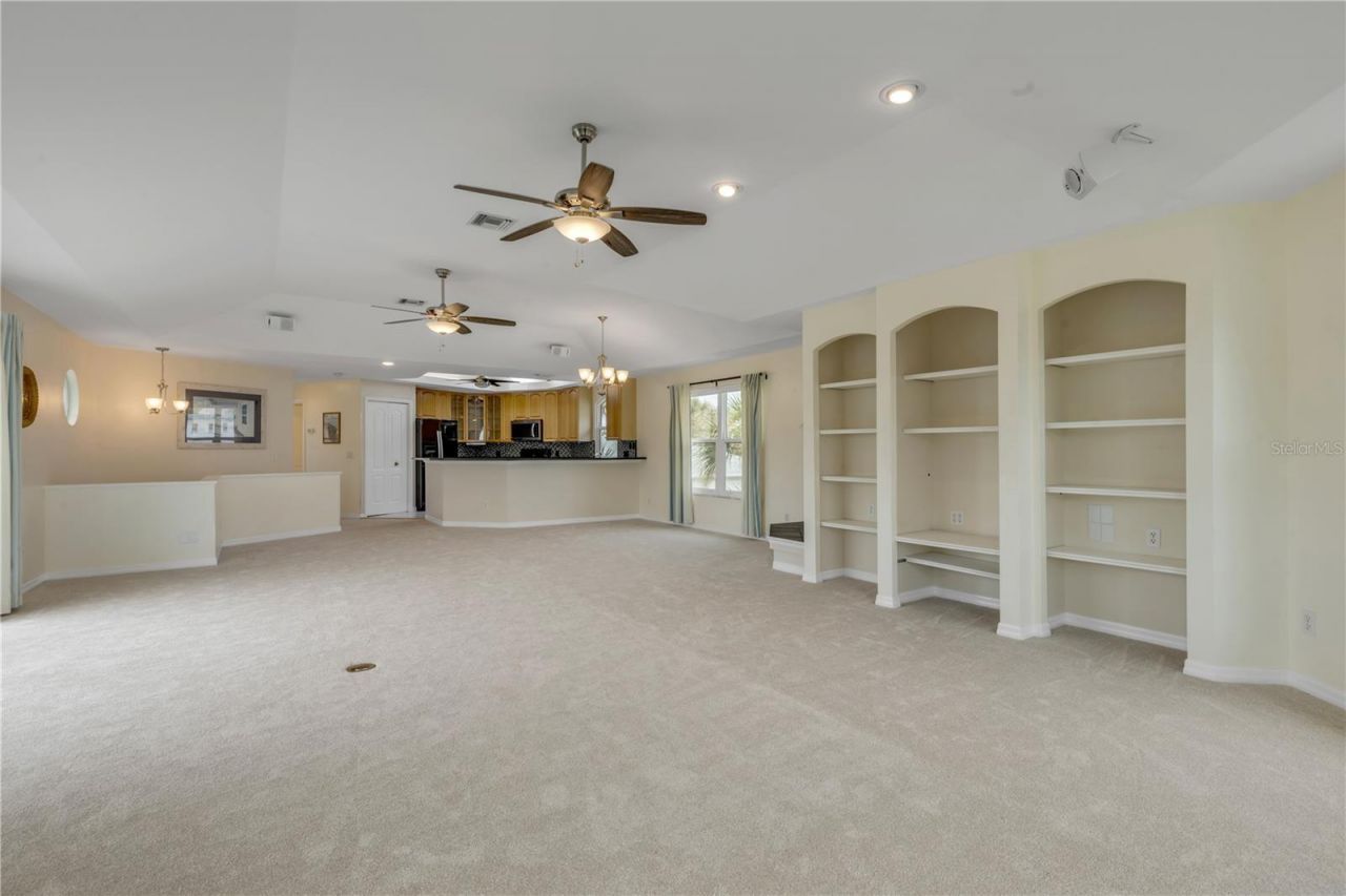 320 Due East Street, New Smyrna Beach, FL 32169 Photo