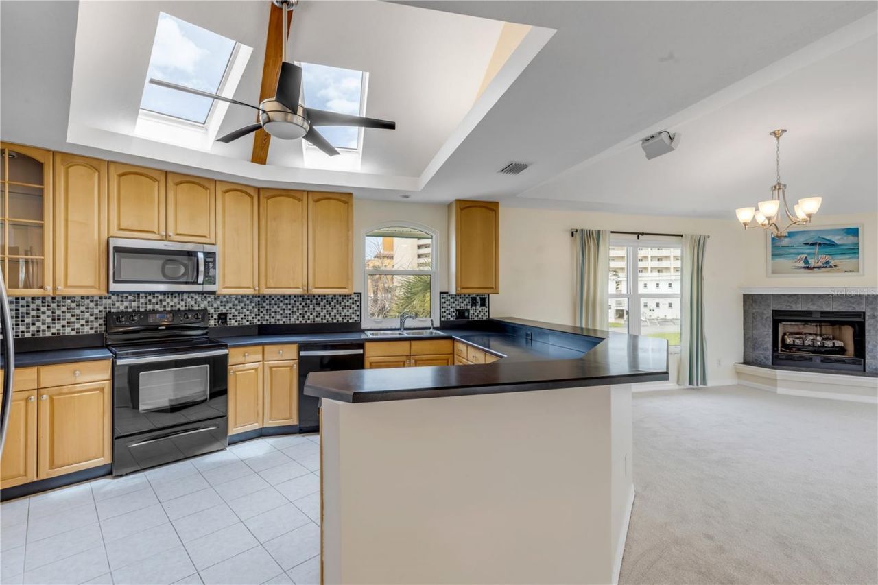 320 Due East Street, New Smyrna Beach, FL 32169 Photo