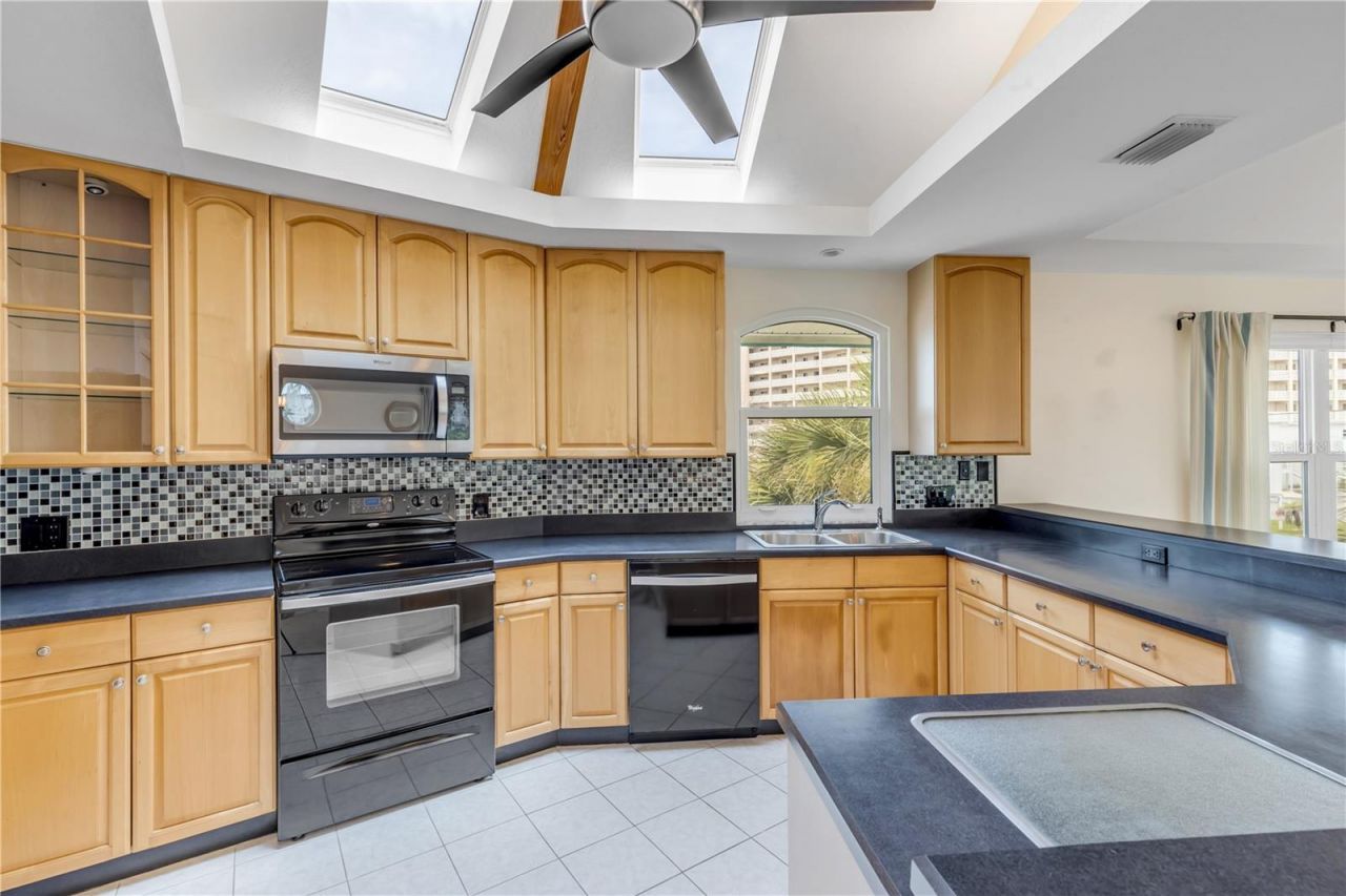 320 Due East Street, New Smyrna Beach, FL 32169 Photo
