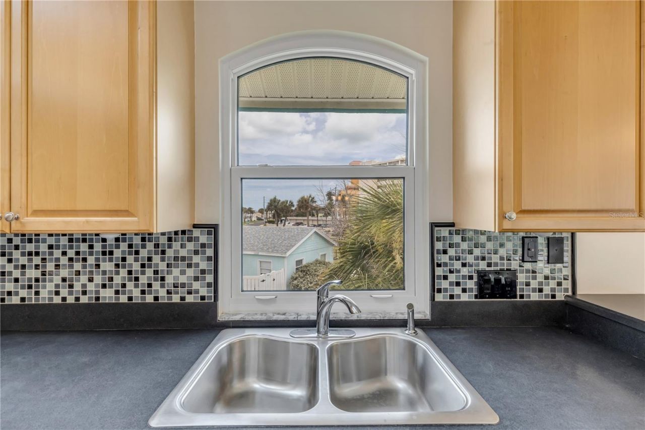 320 Due East Street, New Smyrna Beach, FL 32169 Photo